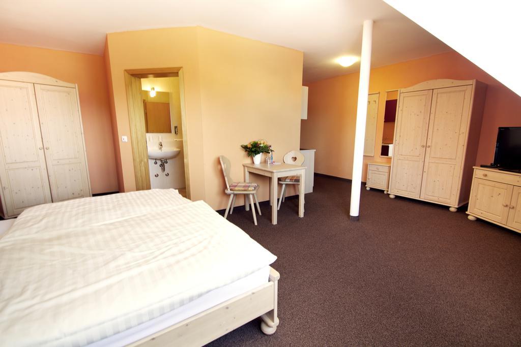 Hôtel Brotzeit-Stadl Gbr à Bad Staffelstein Chambre photo